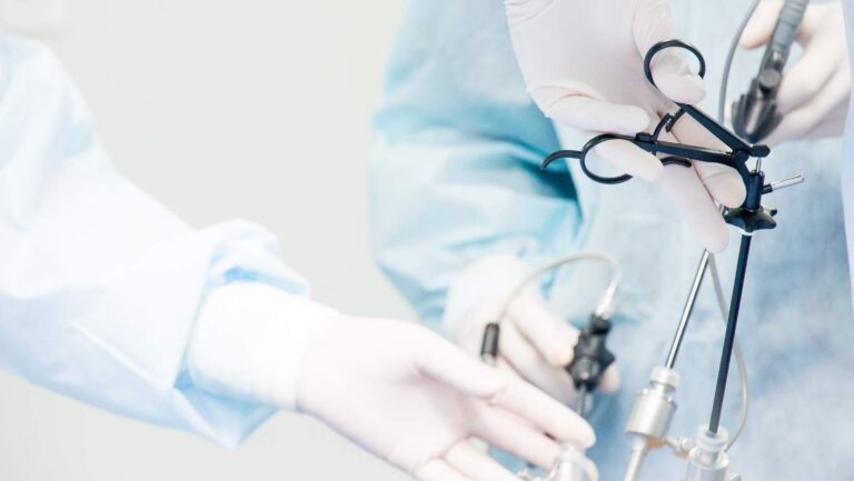 ¿En Qué Consiste la Cirugía Laparoscópica?